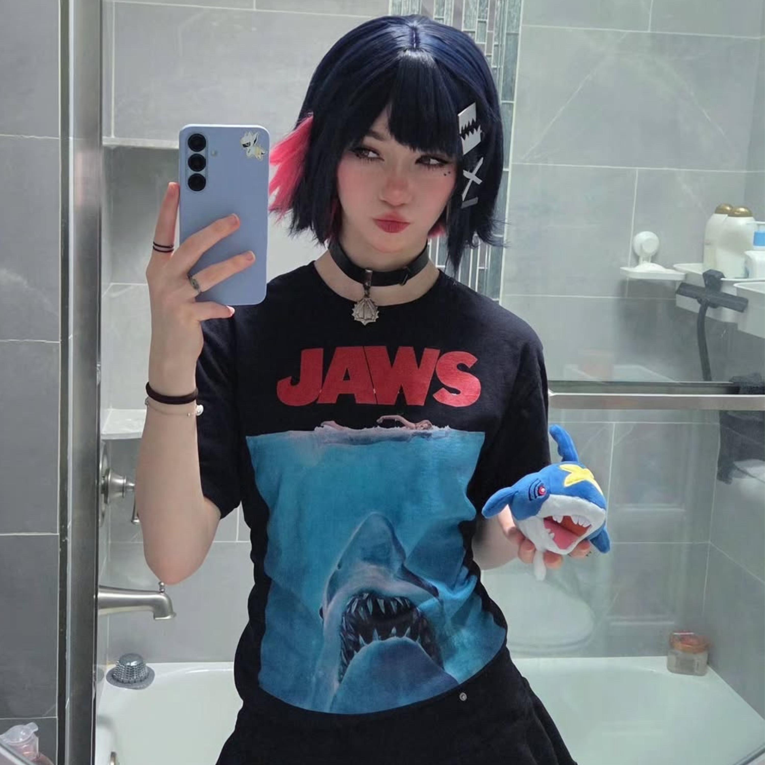 ellen joe (feat. mangodxwns)