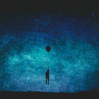 孤 獨 而自 由