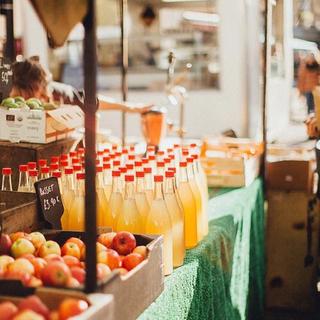 把整个春天的阳光°在冬天时寄给你