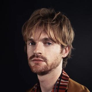 FINNEAS｜新生代全方位音乐才子