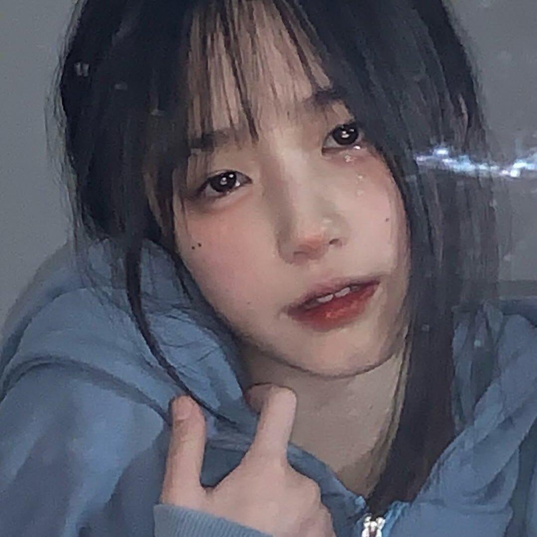 人总是会对失去的东西又怀念又着迷.