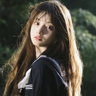 在一切人声鼎沸的欢喜里，我唯独望向你