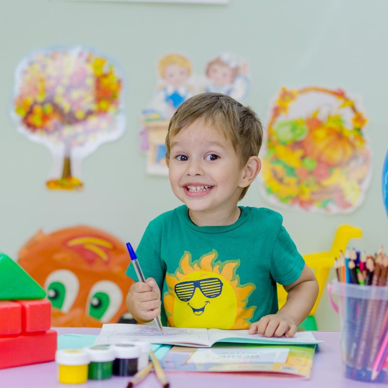 爱上幼儿园 | 听着儿歌高高兴兴上学堂