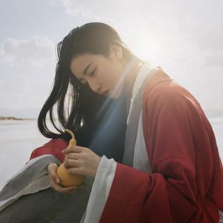 往事写成词 岁月谱成曲