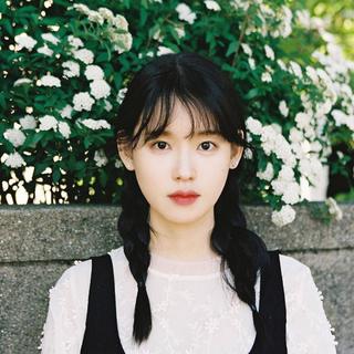 韩 · 可爱陆续开了花 连笑容也开始怀着温度
