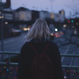 Lost | 迷失霓虹都市 随影独行