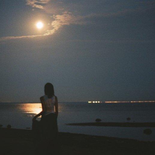 「粤语」 掠过夜色霞光，穿梭时光的厚墙