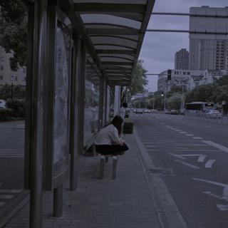 在暗色调的日子 只有你能让它变暖