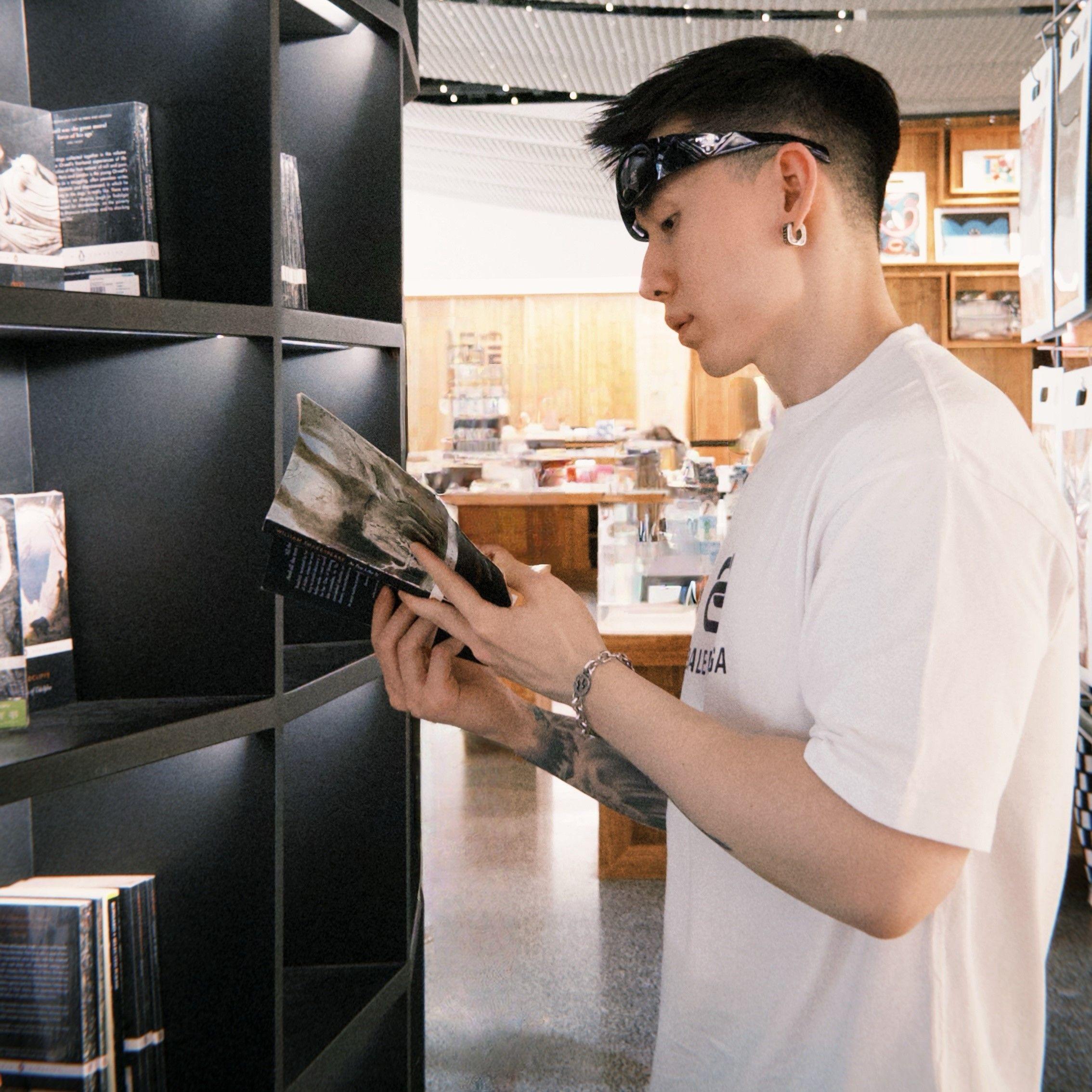 Star Crossing Night（我还记得第一面见到你我心是怎样波动）