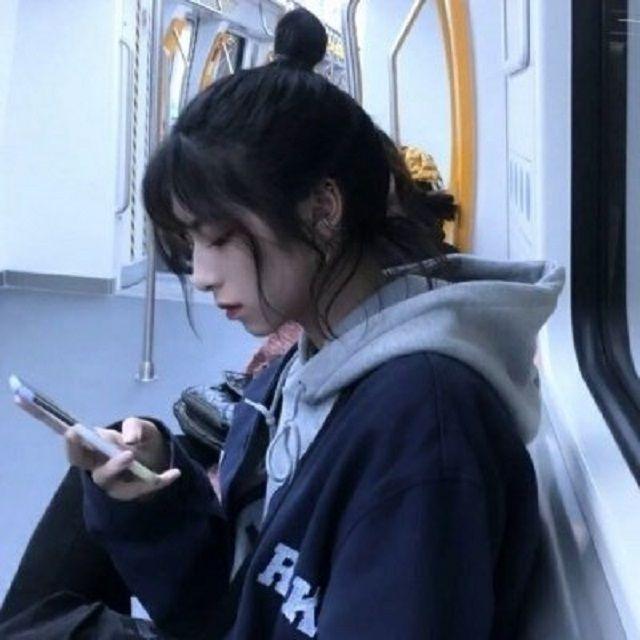 ヅ回眸ヅ一笑百媚生