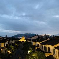 陈思思 远方的客人请你留下来 伴奏 无人声