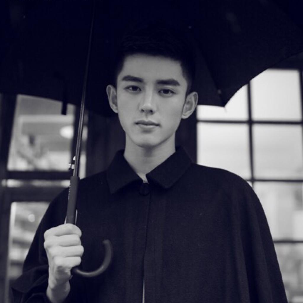 不盲目骄傲  不刻意渺小