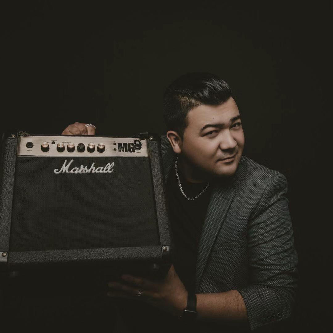 xalirigda oynayman（且末民歌）