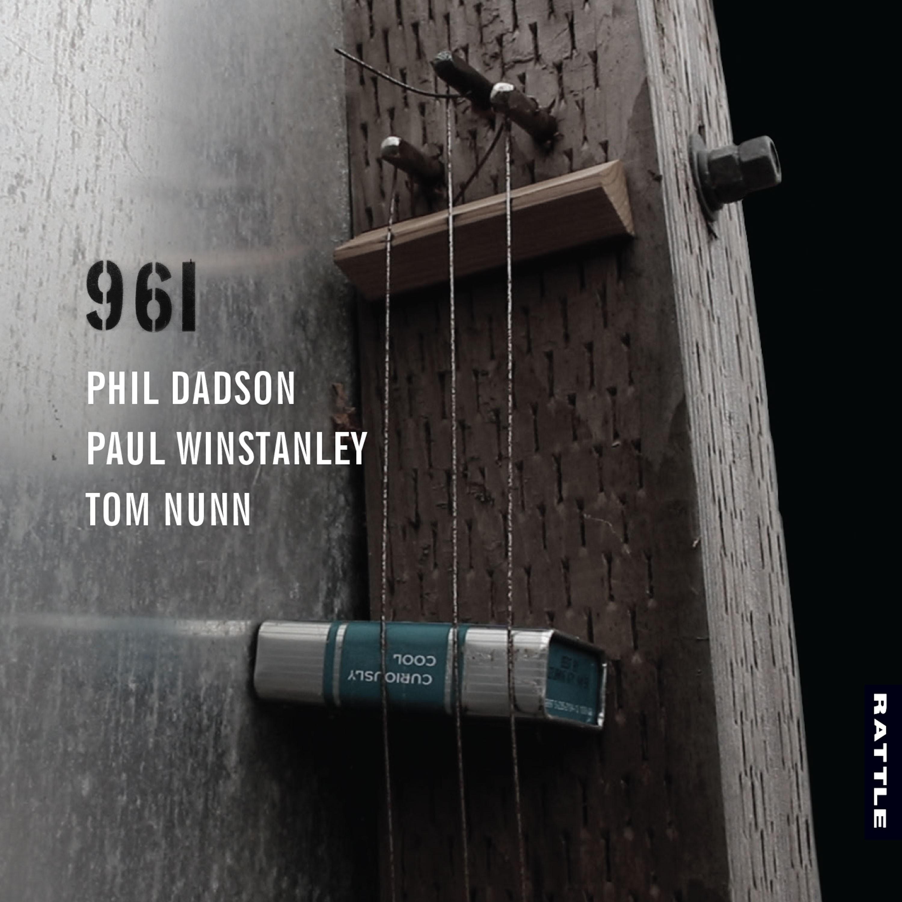 961