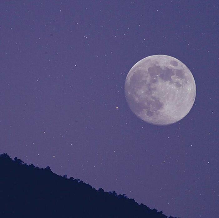 "我为你翻山越岭"