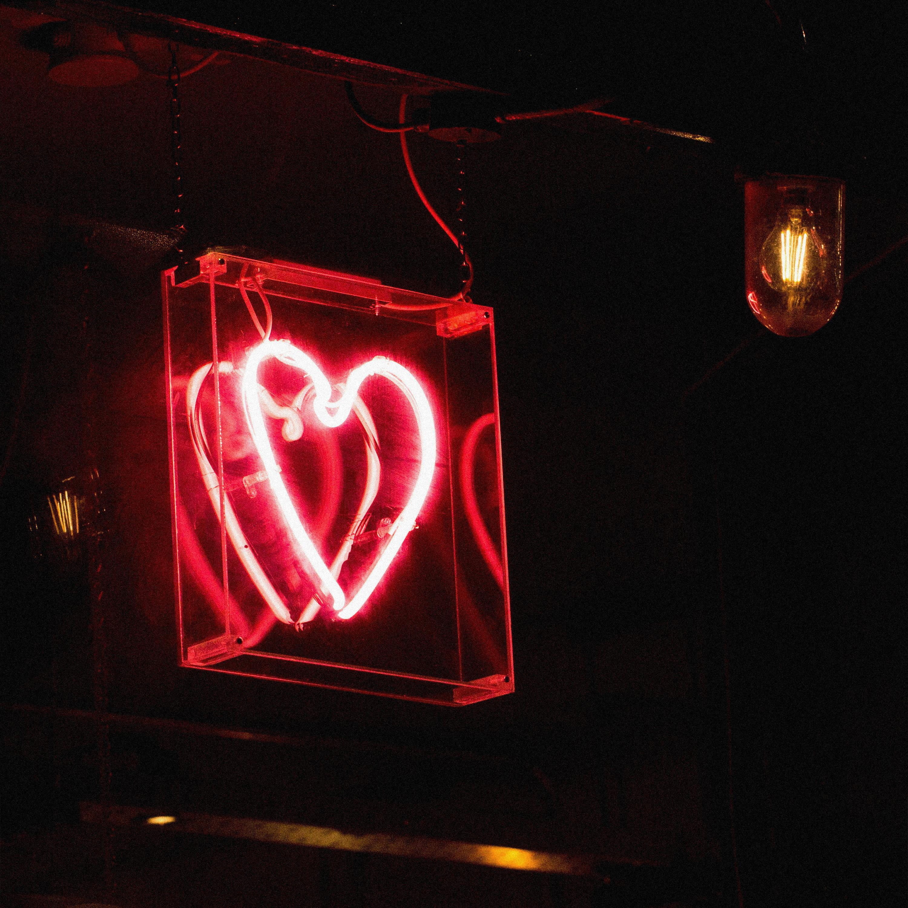 Broken Hearts (feat. autrioly)