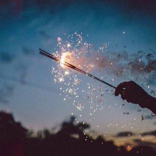 〖以梦为马〗于灰烬中绽放，不灭的花火