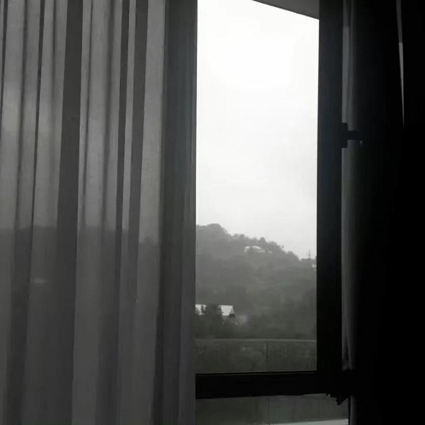 世界以痛吻我痛到我无话可说. | 在线播放 | 网易云音乐