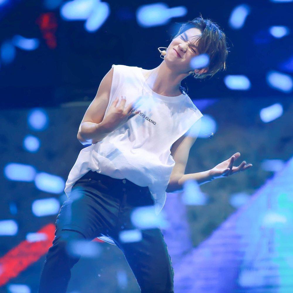 乐华七子 luv again 黄明昊 范丞丞