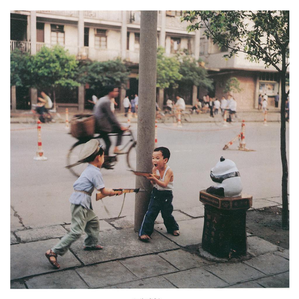 尽量在晚上听因为有耳朵接眼泪