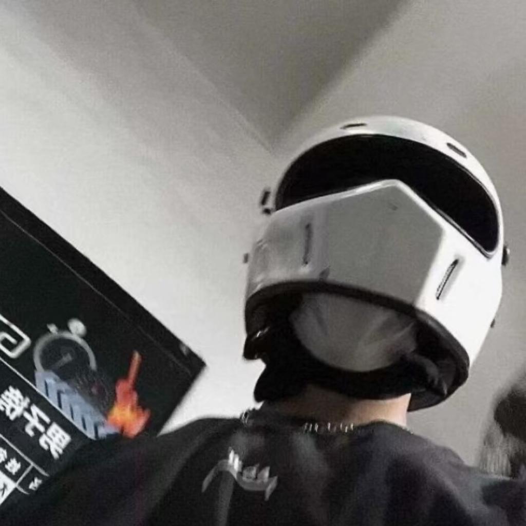 耳机放着 HipHop