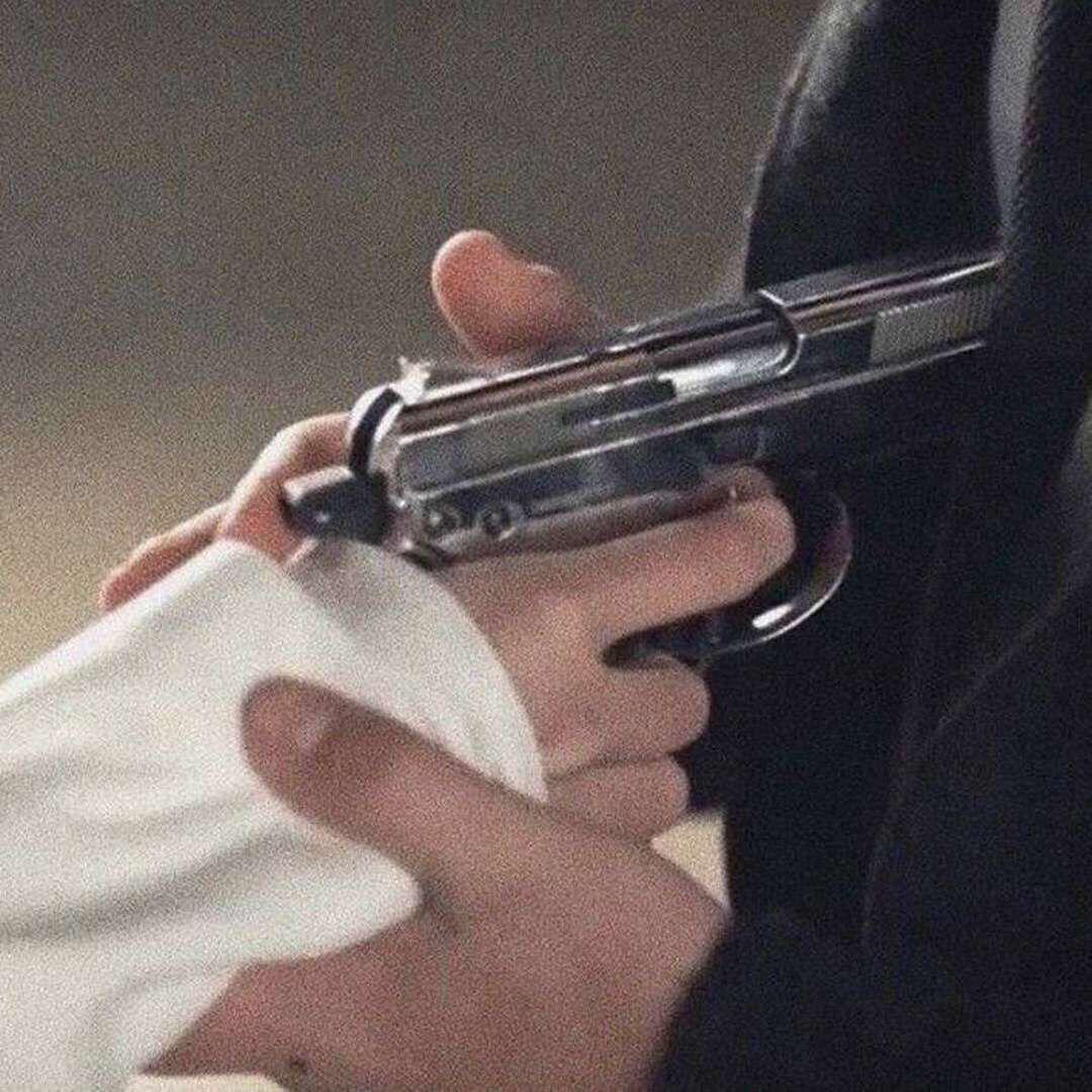 用力活着