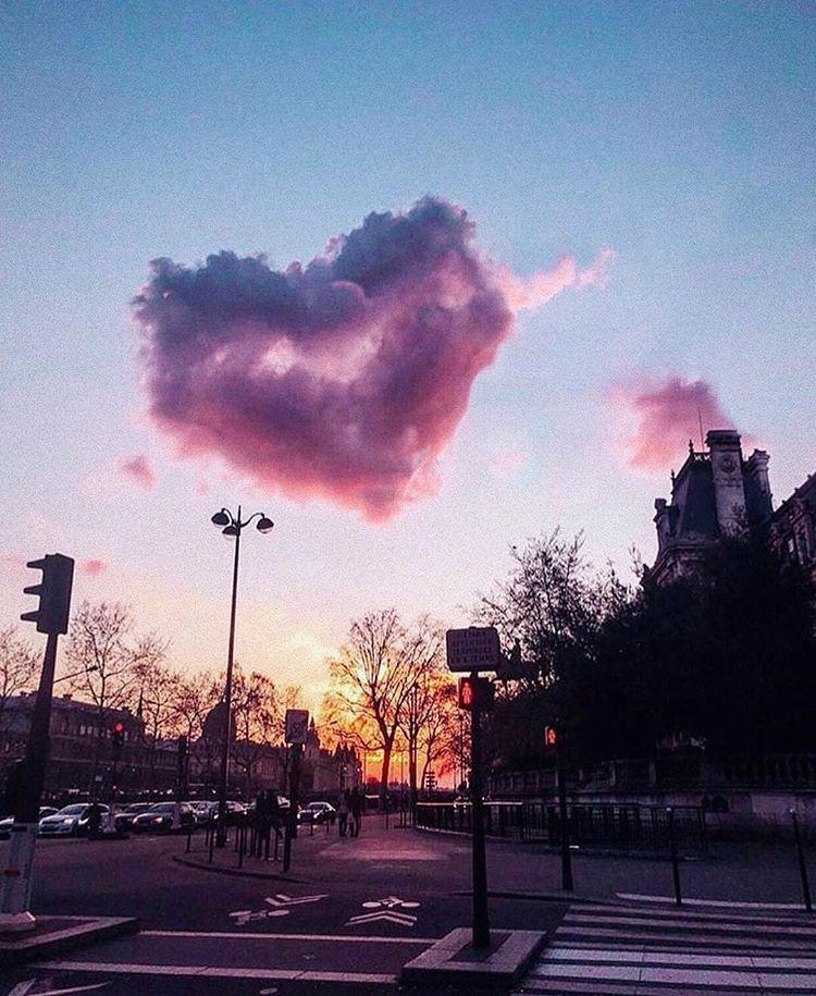 每早吻醒你封面