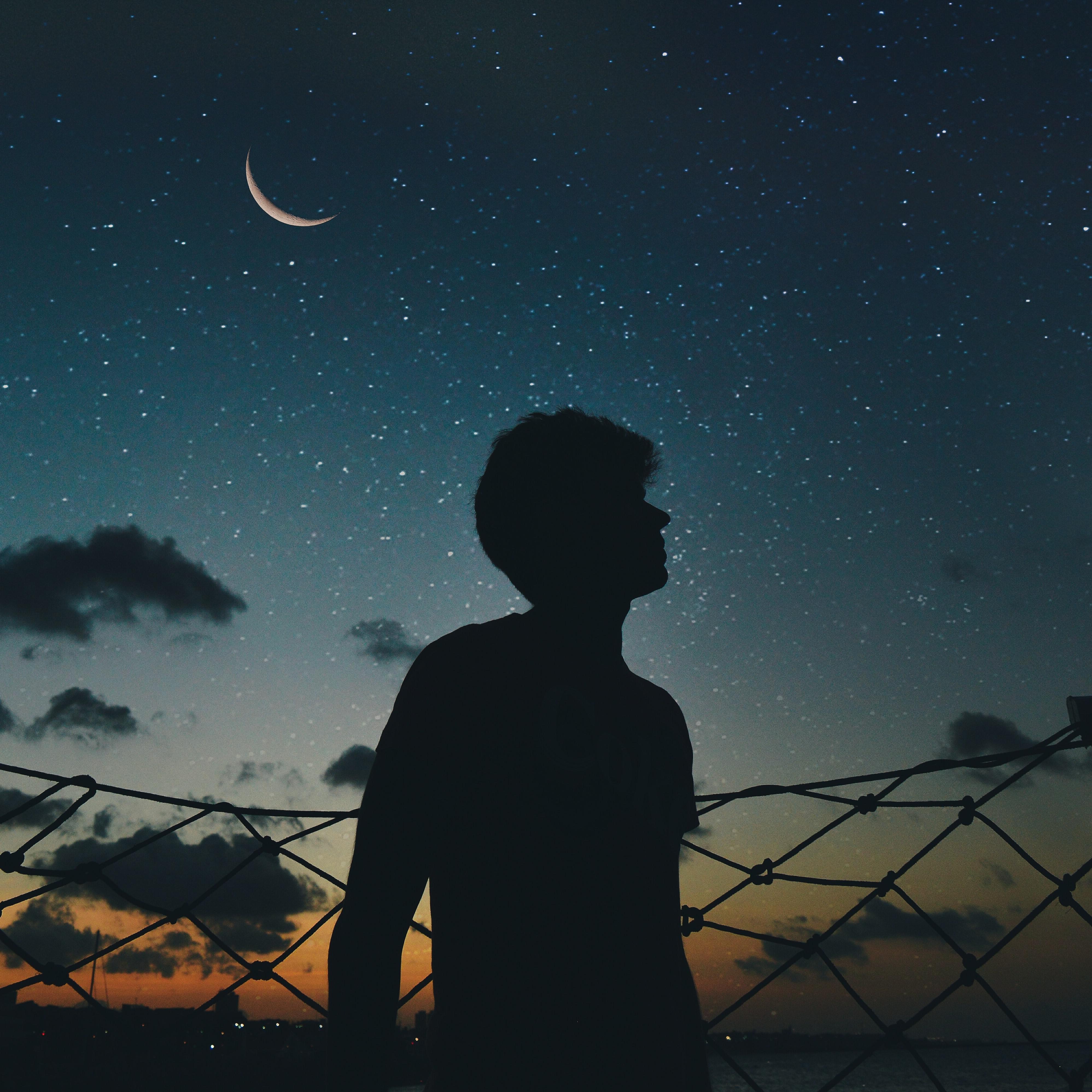 昼夜相隔 | 失眠者的海是夜的镜子