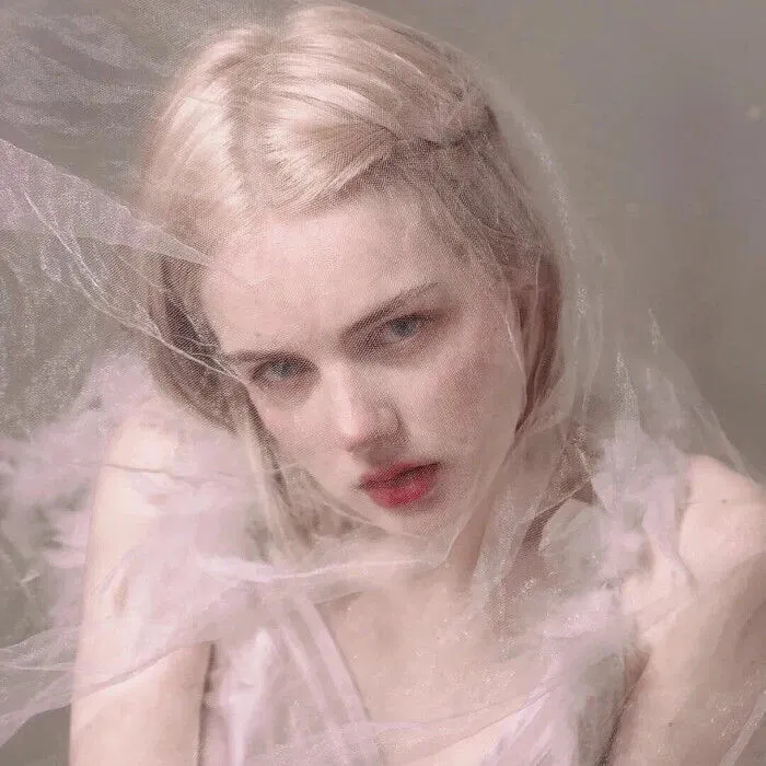 欧美 · 沉浸在克莱因蓝的浪漫中 | 在线播放 | 网易云音乐