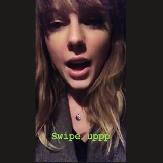Songs Taylor Loves٩(˃̶͈̀௰˂̶͈́)