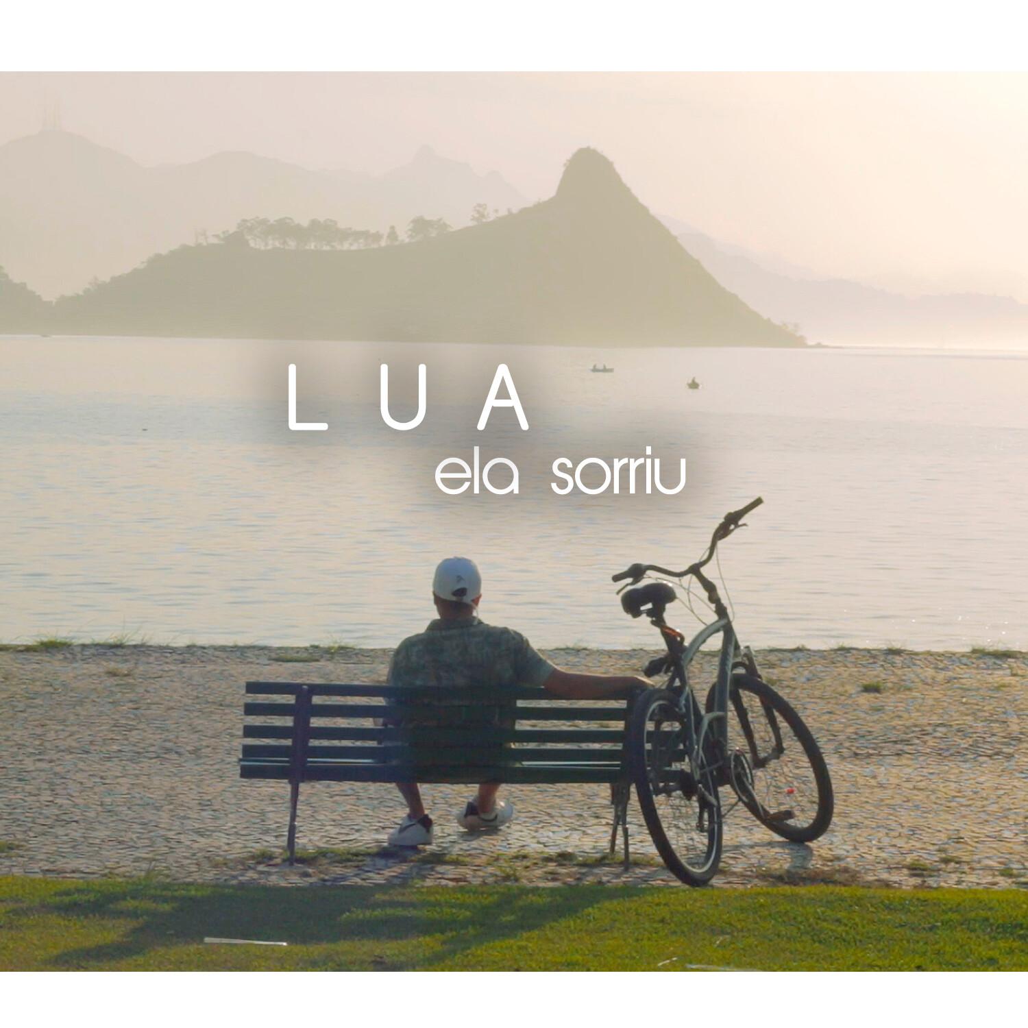 Ela Sorriu