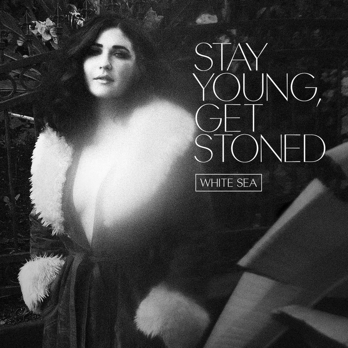 Stay Young, Get Stoned 专辑