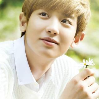 「韩语」阳光慷慨 吉他缠绵 衬你笑意缱绻