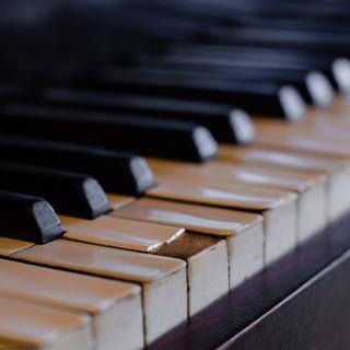 钢琴纯音/跳跃在黑白琴键之间的灵魂