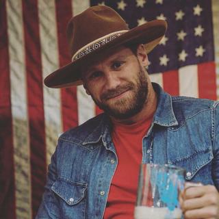 现代乡村｜将所有的燥热溶入一杯冰啤酒