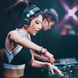 「电音串烧」终如一场绚烂烟火 EDM加长合辑