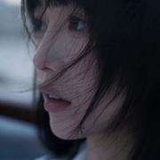 她总说过去