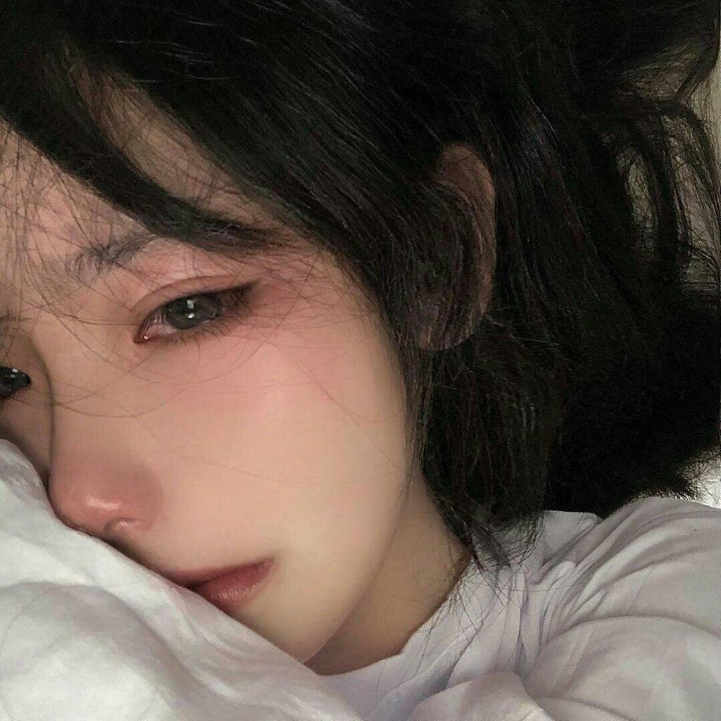 我猜你心里一定有个爱而不得的人吧
