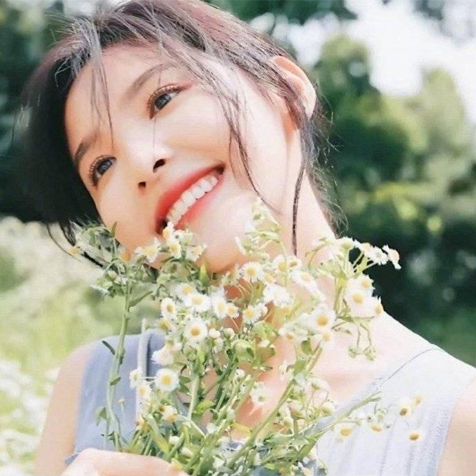 亲爱的女孩，记得要成为属于自己的姑娘