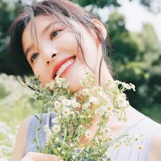 亲爱的女孩，记得要成为属于自己的姑娘