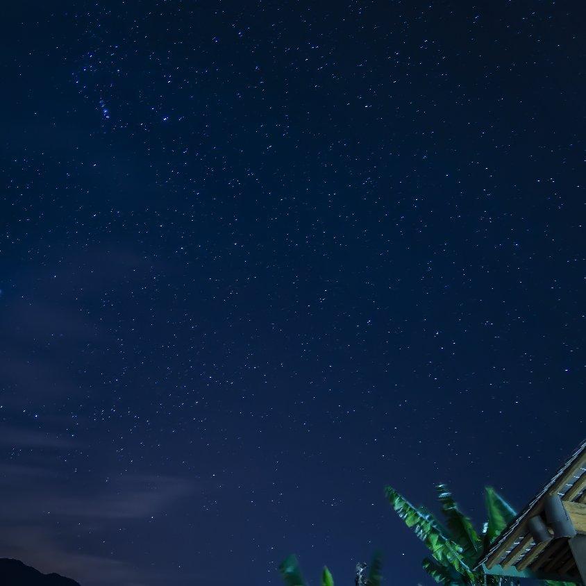 七月流火，星辰流萤。
