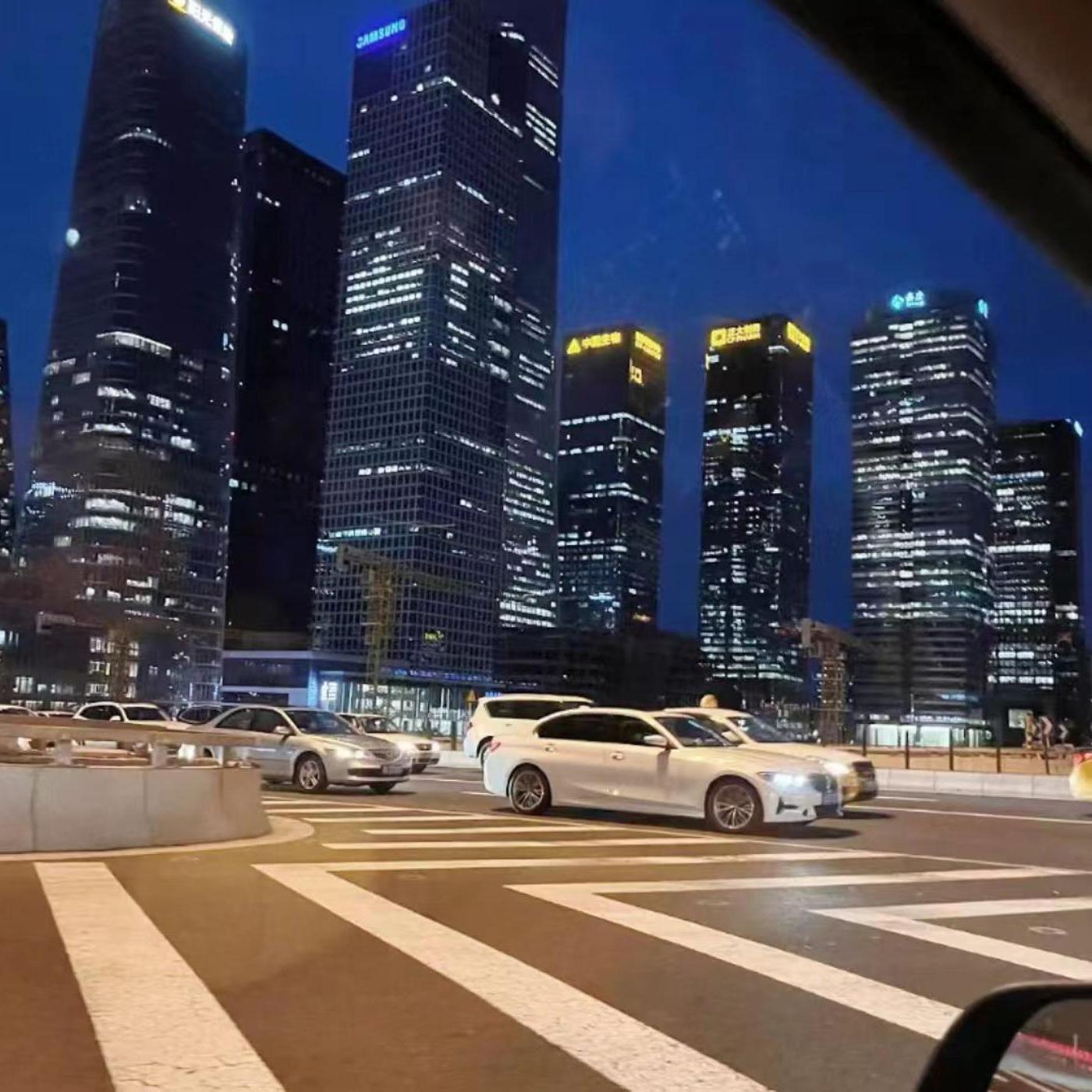 我们看似相似又无交集