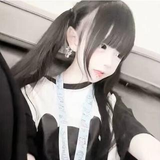 我也怪自己总用片刻幸福原谅所有痛苦 