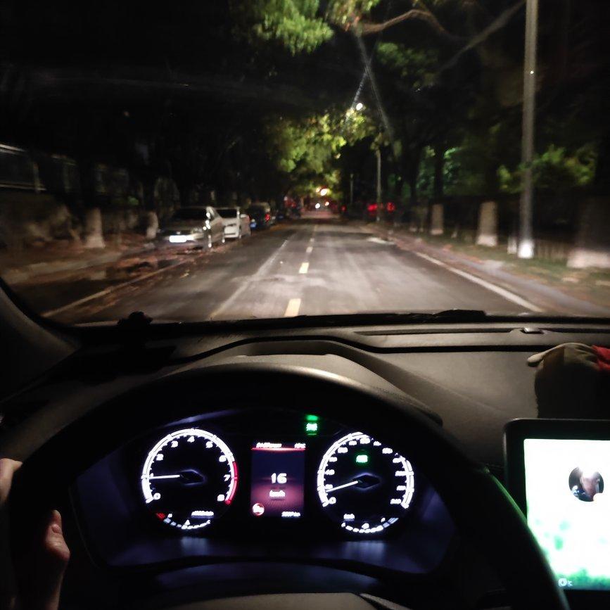 最适合夜晚下班后开车兜风的歌曲合集