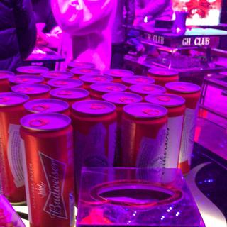 夜店重低音高潮带你飞，抖腿嗨爆云霄