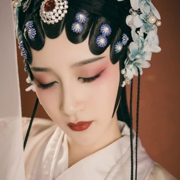 许一世柔情-『众生百态，却道戏子无情』