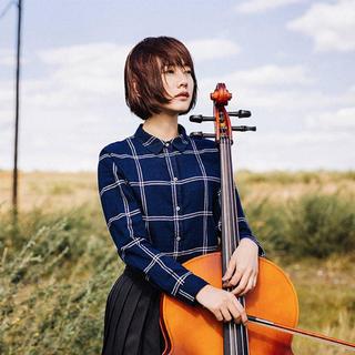 我躲在角落里，偷偷的爱你