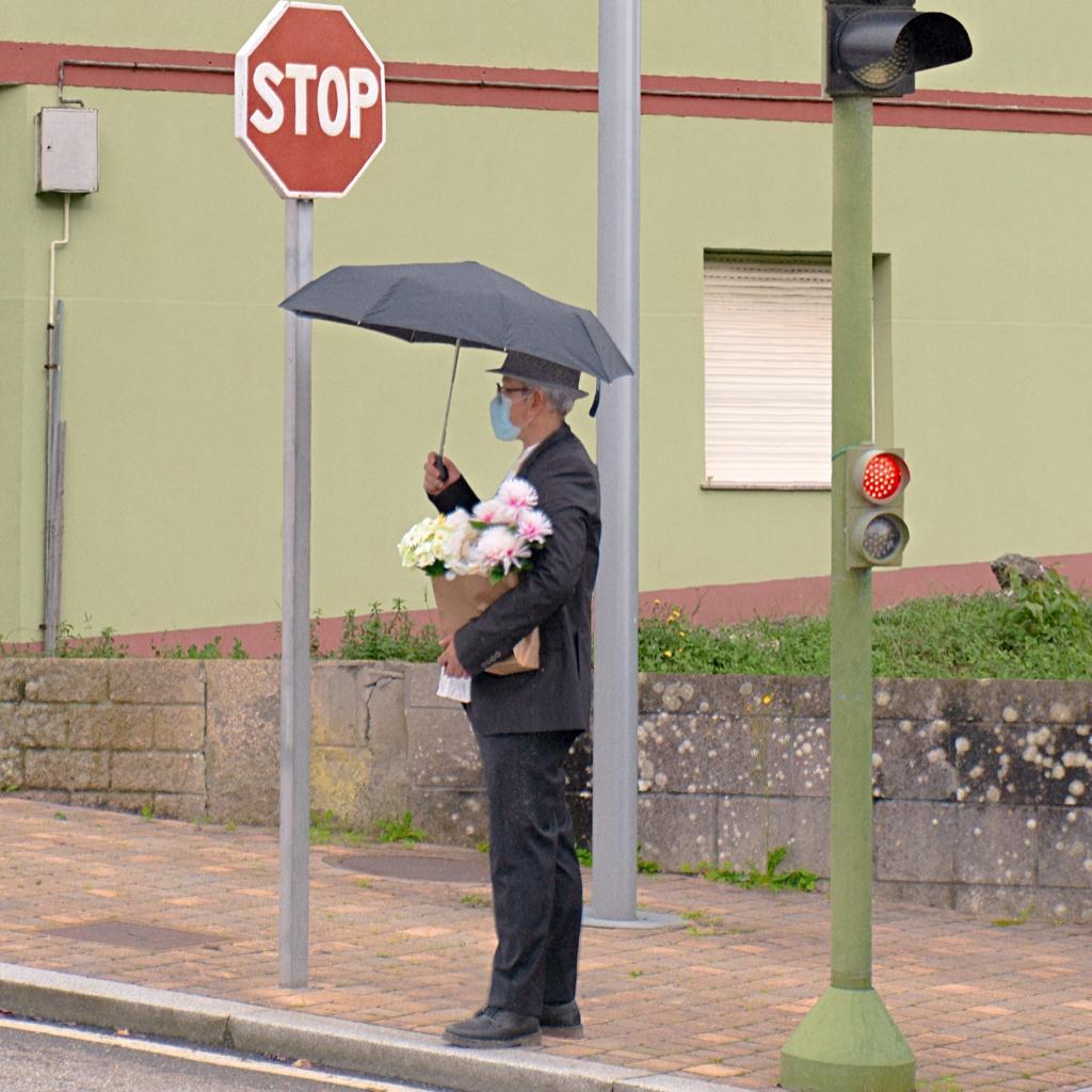 被爱好似有 靠山 | 在线播放 | 网易云音乐