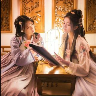 【对唱】若有知音见采，不辞遍唱阳春。