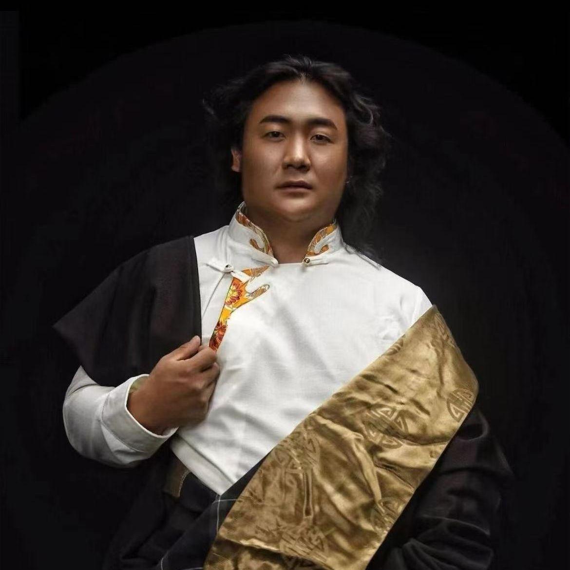 贡曲加《放牧姑娘》